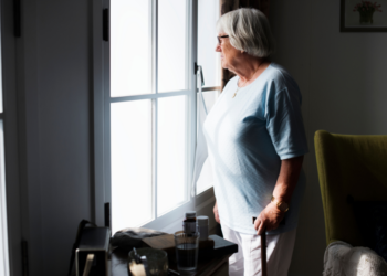 Liberdade ou solidão? Quase 9 mil idosos vivem sozinhos em Foz do Iguaçu