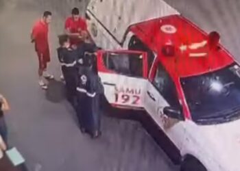 Imagens mostram bombeiros salvando uma bebê engasgada