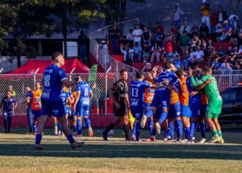 Futebol: nos pênaltis, o Foz vence o Paranavaí e conquista acesso no Paranaense