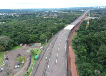 Duplicação da Rodovia das Cataratas chega a 53,1% com serviços em todo o trecho, diz DER