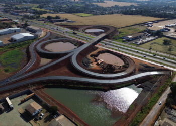 Com avanço da pavimentação e aduanas, Perimetral Leste chega a 70%