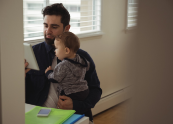 Conferência da Mulher em Foz propõe ampliação das licenças maternidade e paternidade