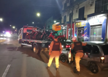 Megaoperação apreende 21 veículos na região Sul durante a madrugada deste domingo