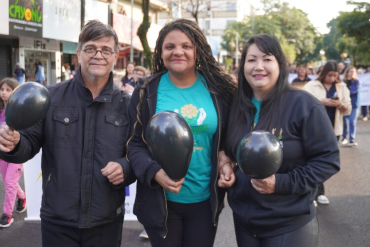 Foz tem ato em defesa das APAEs contra ação que ameaça escolas especializadas