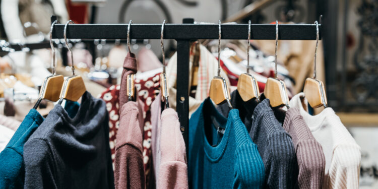 Comunidade Sagrada Família realiza bazar com produtos doados pela Receita Federal, neste sábado (02)