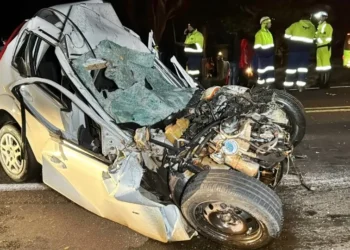 Colisão frontal na BR-277 deixa dois mortos em grave acidente durante a madrugada