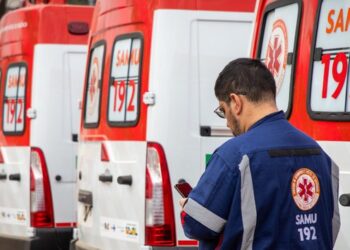 Motoristas de ambulâncias do Samu não receberam salário de julho