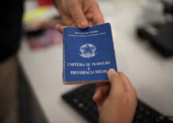 Foz mantém saldo positivo de empregos formais, mas ritmo de crescimento desacelera