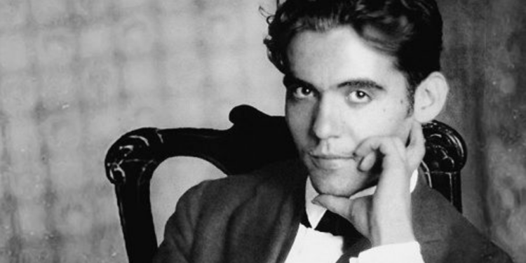 “Todas as coisas têm o seu mistério, e a poesia é o mistério de todas as coisas.”