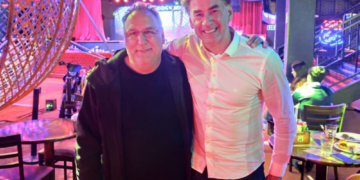 Secretário de Turismo assiste ao Magic e pede Globo da Morte no Festival da Primavera