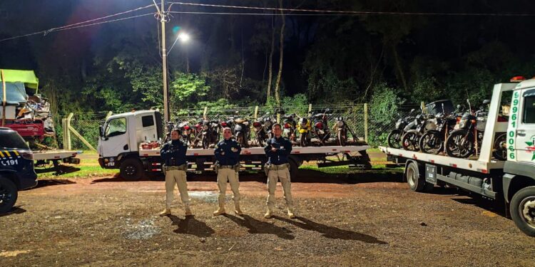 PRF apreende 36 motos na BR-277, 27 delas estrangeiras, em operação contra irregularidades
