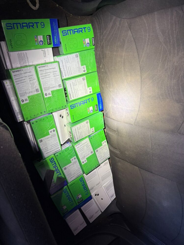 Receita Federal apreende R$ 220 mil em celulares e cigarros eletrônicos na Ponte da Amizade