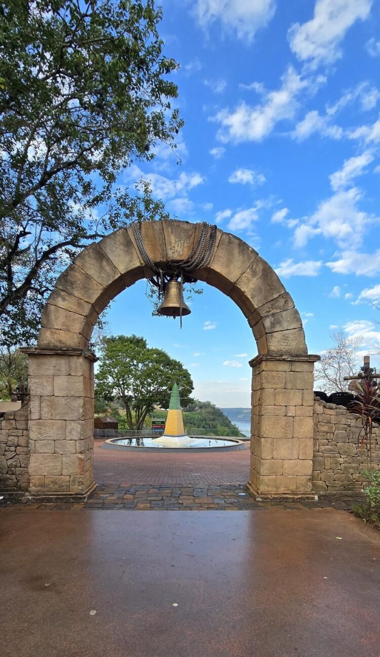 Marco das Três Fronteiras premia registros de visitantes em concurso de fotografia