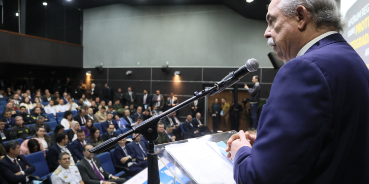 Foz do Iguaçu sedia fórum sobre integração de fronteiras e combate ao crime organizado