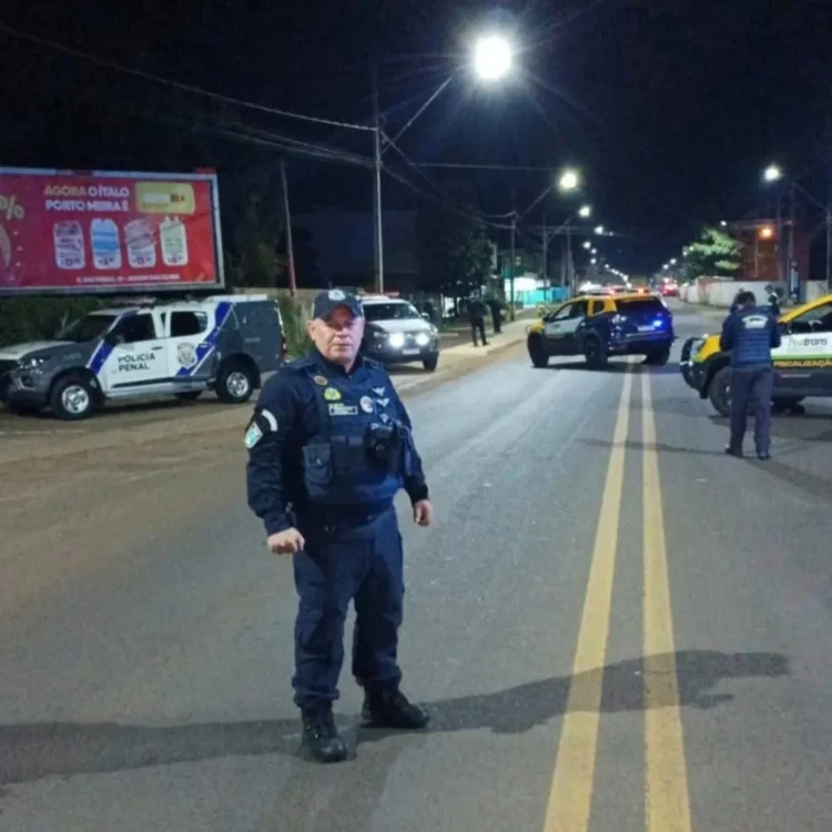 Megaoperação apreende 21 veículos na região Sul durante a madrugada deste domingo