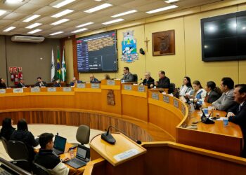 Câmara se reúne em sessão extraordinária para aprovar projetos urgentes do Executivo