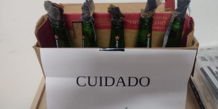 Após disparos de tiros e uma pessoa ferida, PM apreende armas, munições e explosivos