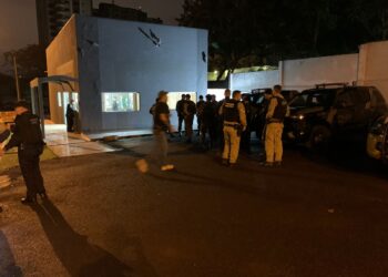 Cinco pessoas são presas em operação que investiga crimes de roubo na região
