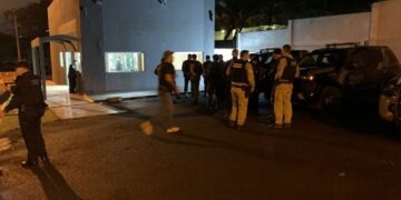 Cinco pessoas são presas em operação que investiga crimes de roubo na região