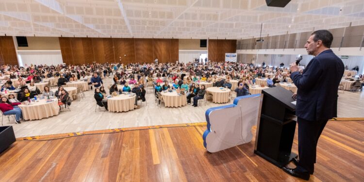 Em Medianeira, 650 profissionais da educação pública participam do 2º Fórum Mais Ideb