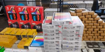 Receita Federal deslacra ônibus de turismo com R$ 700 mil em mercadorias irregulares