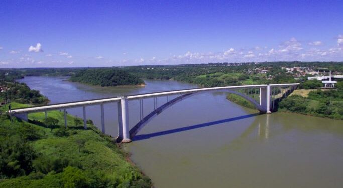 Ponte da Amizade será interditada para trabalhos de sinalização