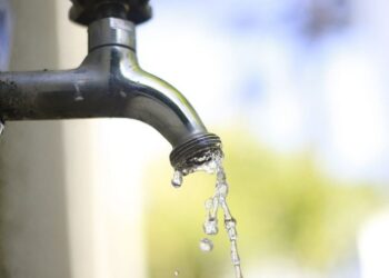 Rompimento de rede pode afetar abastecimento de água em bairros de Foz; confira