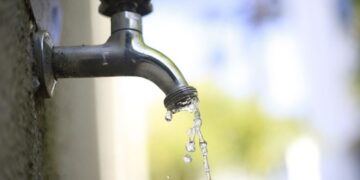 Rompimento de rede pode afetar abastecimento de água em bairros de Foz; confira