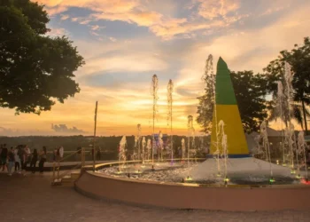 Marco das Três Fronteiras premia registros de visitantes em concurso de fotografia