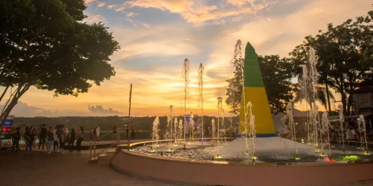 Marco das Três Fronteiras premia registros de visitantes em concurso de fotografia