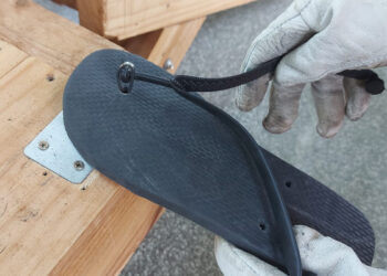 Detentos da Penitenciária IV de Foz produzem mais de mil pares de chinelos por mês