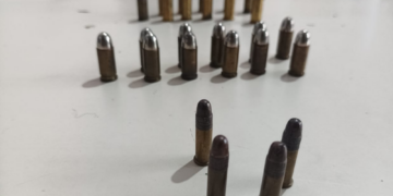 Munições são encontradas escondidas no forro do CRAS durante reforma no prédio