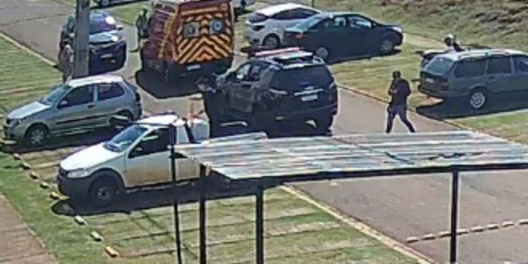 Mulher é baleada após discussão entre vizinhos no Condomínio Residencial Angatuba I