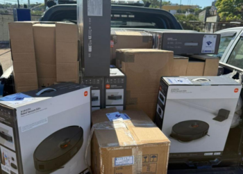 Receita Federal apreende R$ 300 mil em mercadorias em estacionamento na Vila Portes