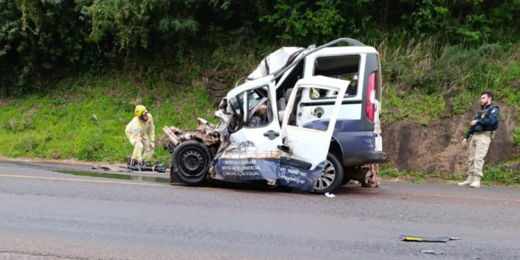 Três moradores de Foz do Iguaçu morrem em grave acidente na BR-163, em Capanema