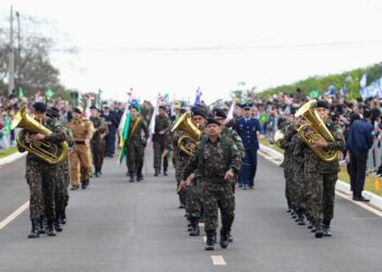 Trânsito será interditado para desfile de 7 de Setembro na Avenida Paraná