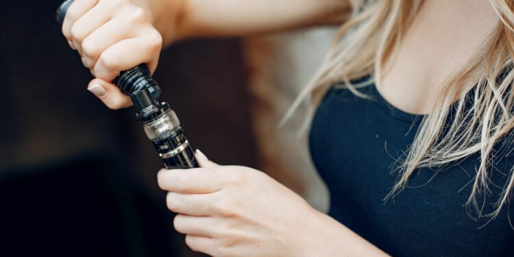 Vape com cannabis, ligado à secretária de obras, é extremamente nocivo à saúde