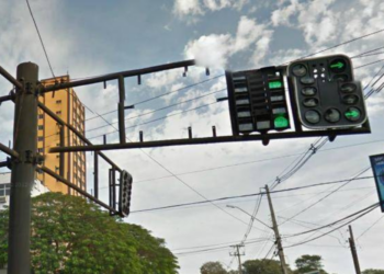 Foz do Iguaçu terá parceria com Google para sincronizar semáforos com IA