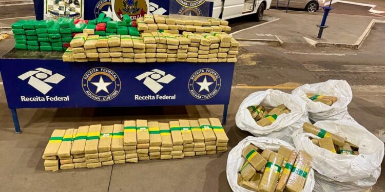Receita Federal apreende quase 600 kg de maconha na Ponte da Amizade