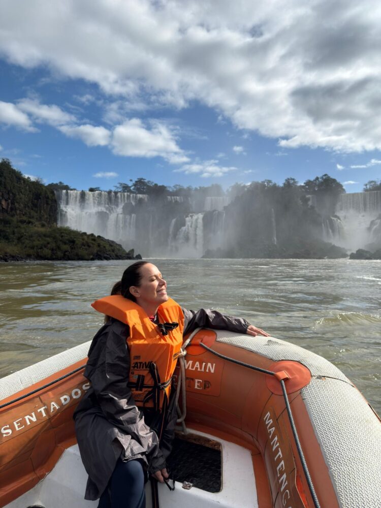 Fabiana Karla e Regina Volpato movimentam o Destino Iguaçu