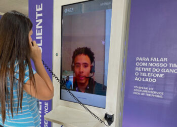 Aeroporto de Foz substitui balcão físico por totens e registra mais de 2 mil atendimentos