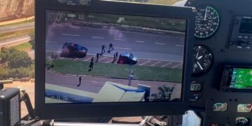 Perseguições por ar e por terra terminam com apreensões de maconha e celulares e traficantes presos