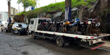 PRF apreende 55 motos em operação na BR-277, na área da Ponte da Amizade