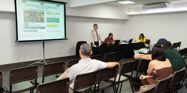 Leilão de imóveis da Itaipu arrecada quase R$ 2,5 milhões em Foz do Iguaçu