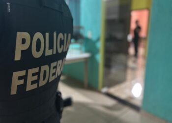 Polícia Federal prende foragidos por tráfico e homicídio com apoio da Polícia Civil