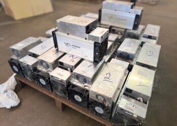 Fiscalização na BR-277 apreende carga com equipamentos de Bitcoin e canetas emagrecedoras