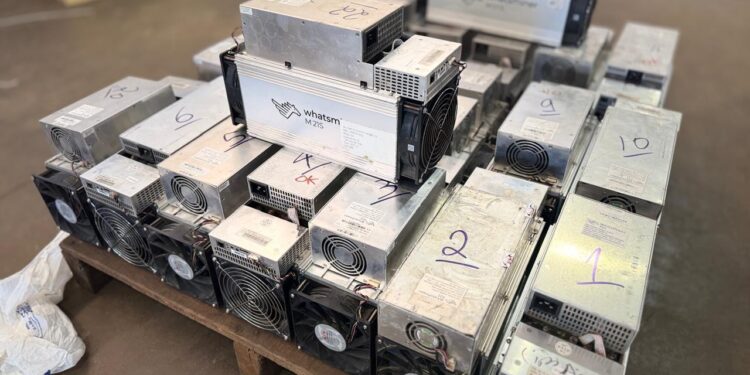 Fiscalização na BR-277 apreende carga com equipamentos de Bitcoin e canetas emagrecedoras