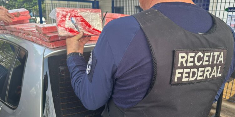 Homem é detido com cocaína e crack em operação da Receita Federal, em Medianeira