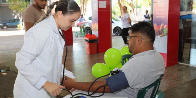 Prefeitura de Foz do Iguaçu leva serviços de saúde, cultura e cidadania à Vila C