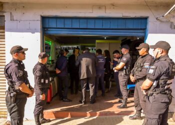 Após denúncia de irregularidades, fiscalização fecha loja no centro de Ciudad del Este